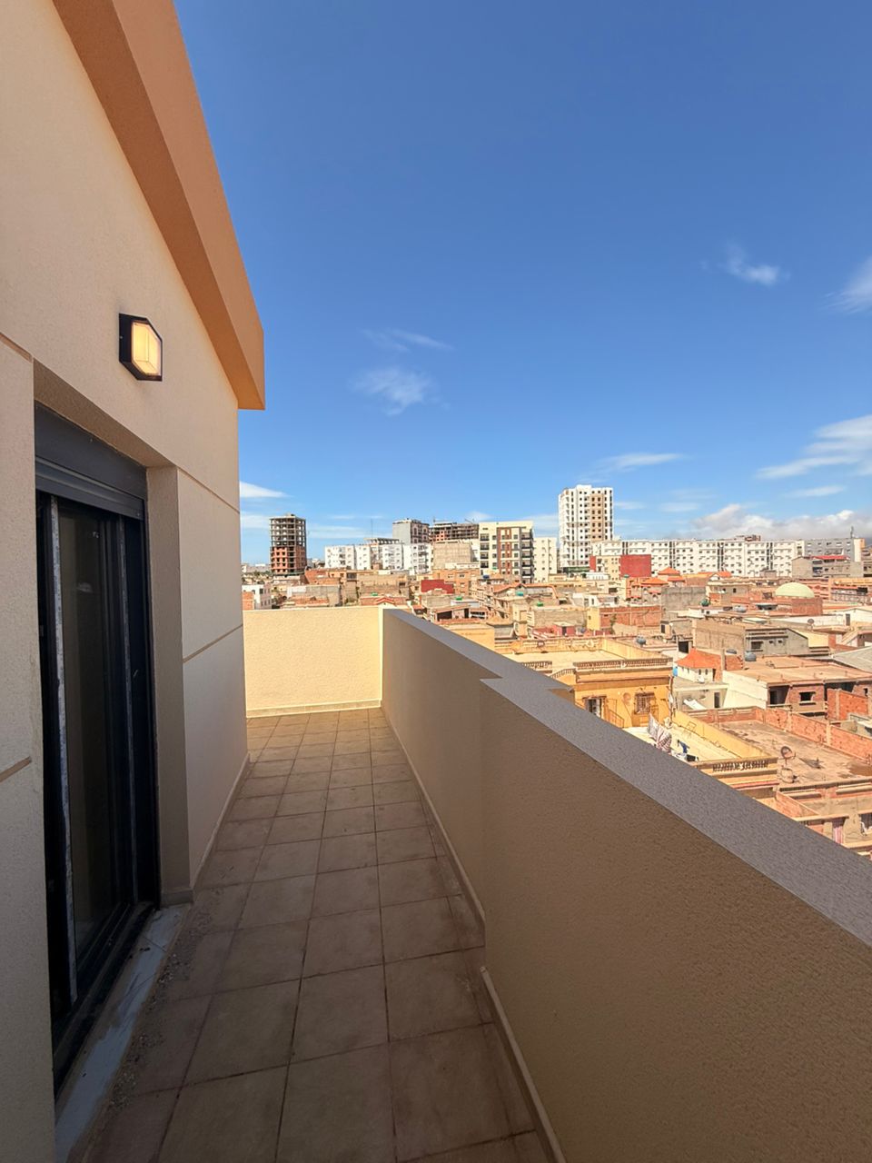 Appartement F2 de 78 m² à Millenium – 7ème étage avec deux grands balcons | Prix négociable