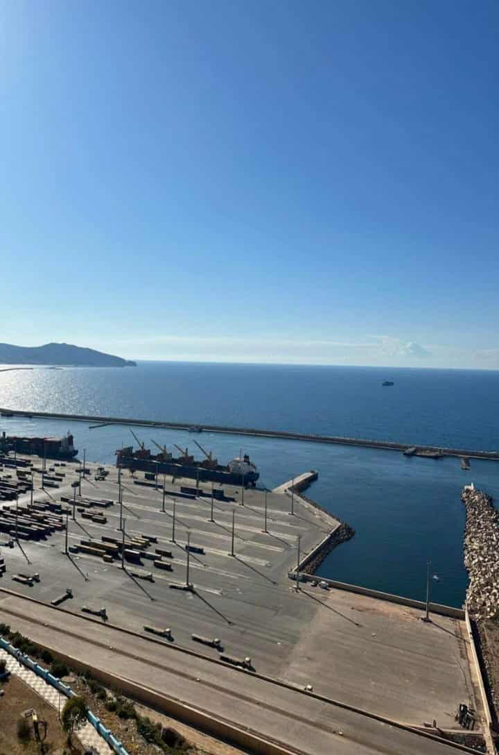 Appartement à louer par nuit à Benabed Tower Oran – Emplacement idéal à côté de Mobilart